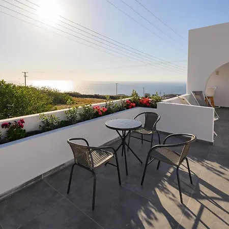 Thoe Oia Suites